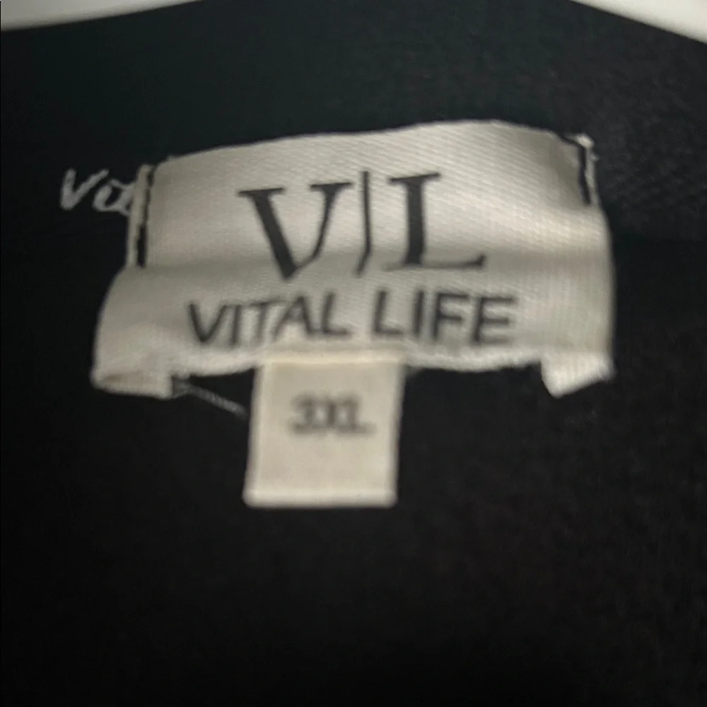 ♥️ Women’s Black V|L Zip-up Sweater NWT - Picture 4 of 4